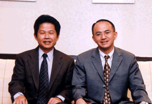 《圖三　MIPS Technologies大中華地區總經理盧功勳（右）與大中華區技術總監王聰賢》