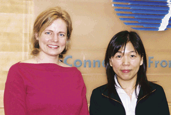 《图一 Cypress新任台湾分公司总经理Nina Fussing（左），大中华区事业发展经理林容茹》