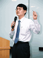《图四 Fujitsu台湾富士通计算机周边产品事业处副处长陈俊雄》
