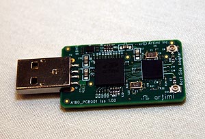 《圖十　SArtimi首款支援WiMedia和藍牙的WUSB晶片「A-150」，此晶片具備媒體存取控制器(MAC)以及可程式的處理器，能應用在任何系統中。》