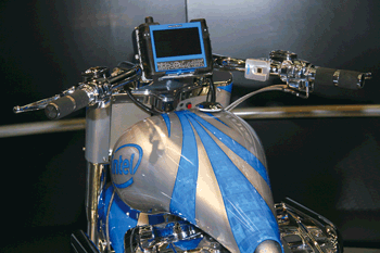 《圖二　台北IDF展會現場所展示具導航功能的摩托車》