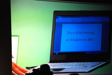 《圖三　ARM架構之Windows8平板電腦可確實執行Office軟體Word。》