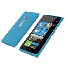 图三 : 微软与Nokia在Windows Phone方面采紧密技术合作，Nokia Lumia系列手机为目前最新力作，图为Lumia 900。（图片来源：Nokia）