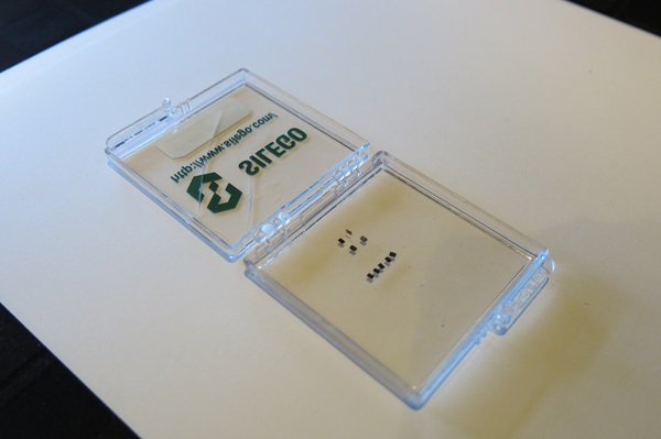 圖二 : Silego開發出最薄的塑膠封裝晶片Lo-ZTM ETDFN，厚度僅0.27 mm。