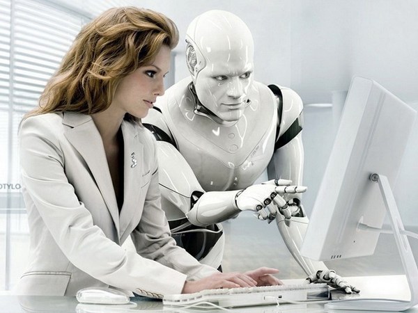圖二 : 科幻劇情中的機器人，都有自我意識，能自行判斷是非。