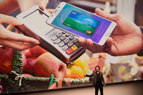 圖4 : Samsung Pay可相容於傳統刷卡讀卡機，店家不必更新設備就可以支援。