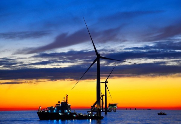 圖1 :  英國皇家財產局大力推動離岸風力發電，其提供的電量預估2020年可達到10%。