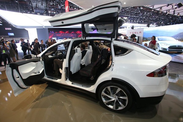 圖1 :  美國電動車廠Tesla推出的電動休旅車Model X鍛造鋁圈，約占所需輪圈總量25％，其他75％屬鑄造鋁圈。(圖片來源：www.wewonwon.com)