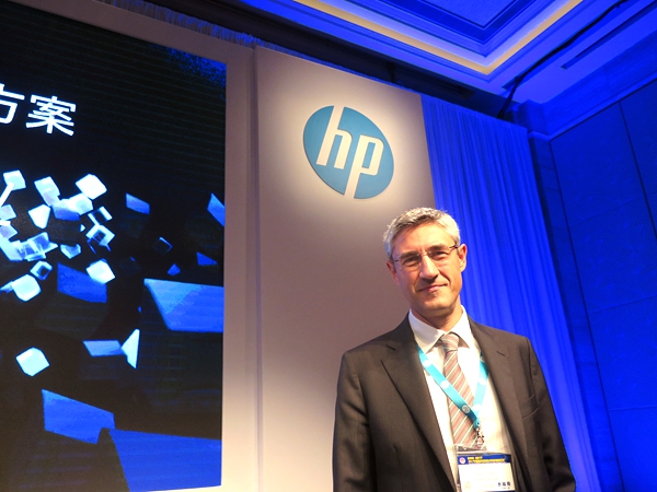 图一 : HP Jet Fusion 3D解决方案副总裁兼经理Ramon Pastor指出，硬体设备成本过高、列印速度过慢、异质材料无法整合共用无疑是目前的主要阻力之一。 (摄影／王明德)