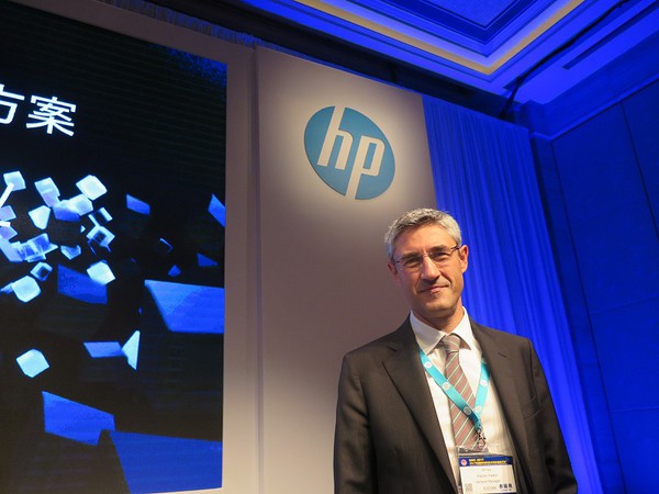 图一 :  HP Jet Fusion 3D解决方案??总裁兼经理Ramon Pastor指出，硬体设备成本过高、列印速度过慢、异质材料无法整合共用无疑是目前的主要阻力之一。(摄影／王明德)