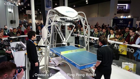 图1 : OMRON展示用於桌球陪练的机器人（Source: Joseph Swallia）