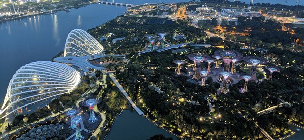 圖1 : 使用Pixel 2的夜視模式所拍攝的新加坡夜景