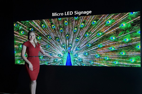 图五 : 在美国InfoComm 2019上，LG Display发表一款新的8K Micro LED显示器，其画素制程达到50微米。（source: LGD）