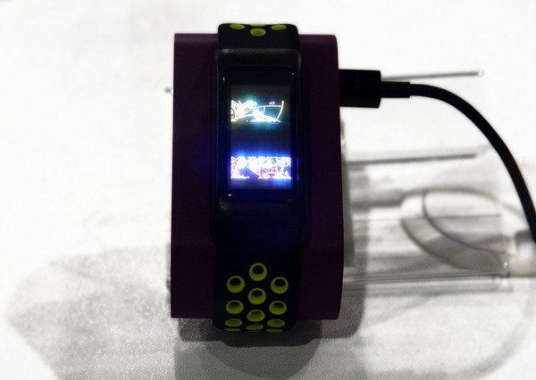 圖四 : 錸寶與錼創正積極開發Micro LED的穿戴式顯示方案