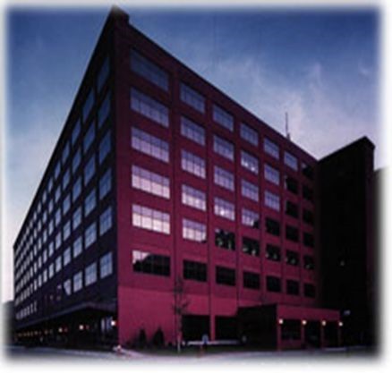 图十二 : Ansoft 总部所在的大楼，位于匹兹堡著名的旅游景点Station Square（火车站广场），那里保留了匹兹堡作为钢城时候的记忆