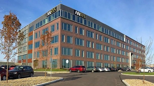 图十五 : ANSYS 总部大楼，2015年建成，距离匹兹堡市中心大约20英里。结构和电磁产品的研发集中於此