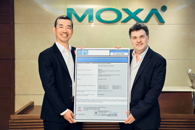圖1 : 左: Moxa集團艾易科技總經理邱皓雲, 右:Bureau Veritas (立德國際)消費性產品事業部電子電機/汽車/無線通訊台灣 總經理巴士凱