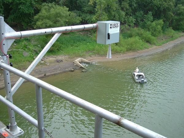 圖2 : 在河川設置影像感測裝置，將可有效監控水位，並在危急時發病警報。（source：HIGHER MATERIALS）