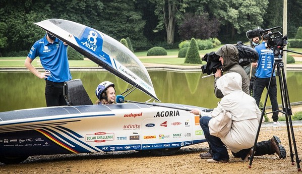 图四 : 鲁汶大学Agoria学生团队於2021年世界太阳能车挑战赛的叁赛原型车款BluePoint Atlas。（source：KU Leuven）