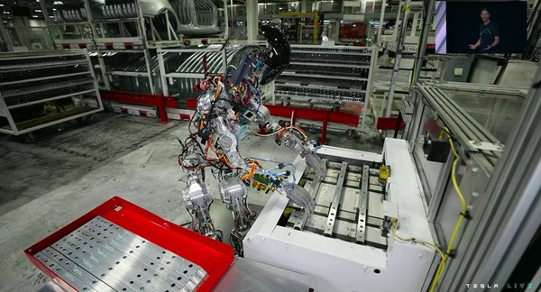 图4 : 结合自驾车核心元素的Tesla Optimus，加速双足机器人产品开发与应用。（source：teslarati.com）