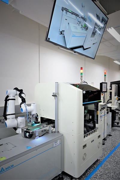 圖一 : 包括協作型機器人在內的設備已在台達電的工廠內使用。(攝影：陳念舜)