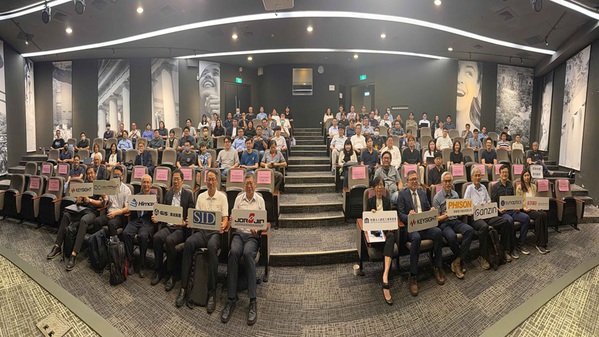 图一 : 资策会与台湾XR智能产业发展协会、台湾是德科技、佐臻公司以及中华民国资讯软体服务商业同业公会，於今（24）日共同主办「次世代 Agentic AR 论坛」