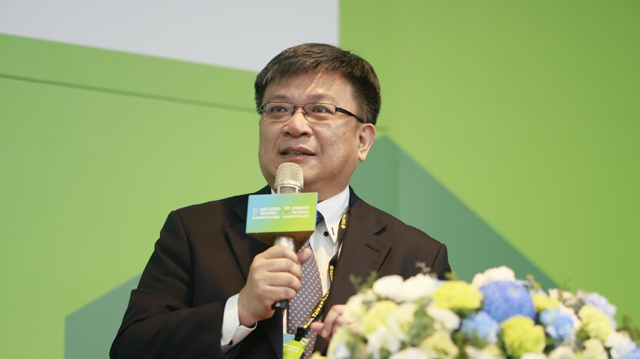 台電董事長曾文生指出，淨零轉型、半導體與AI產業發展，以及地緣政治與通膨，正共同影響全球能源布局，預估至 2035 年半導體產業用電量將較 2026 年成長逾一倍。