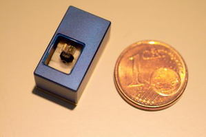 做成方糖大小的影像投射器可以整合到行动装置中随意使用。(Source: Fraunhofer IOF) BigPic:320x213
