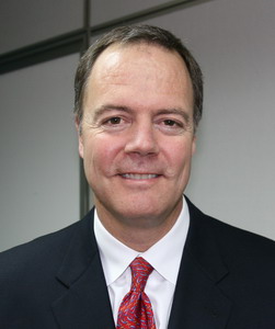 德州仪器模拟事业群资深副总裁Gregg Lowe