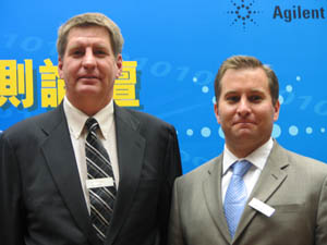 图左为Agilent电子量测事业群全球信号分析部门营销经理Jim Curran，右为全球示波器产品线业务部经理Dave Rishavy。（Source：HDC）