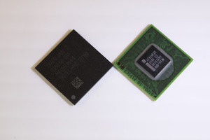 图为Intel Atom处理器Z6xx系列(Lincroft)及平台控制芯片 BigPic:360x240