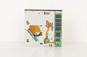 美光推出全球首款具有板載儲存之混合光碟機 BigPic:527x351