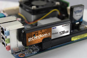 宜鼎PCIeDOM II专利机构设计 颠覆传统PCIe装置 提供更高的弹性给主板设计。