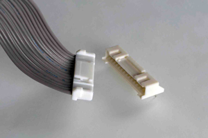 Molex公司推出新的通孔(through-hole) Micro-Lock™單排連接器產品線