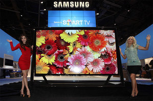 三星展出110吋以及85吋UHD电视。(图片来源:Sammy Hub) BigPic:620x412