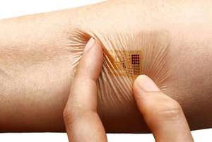 MC10有如「數位刺青」可戴在身上，或僅須輕壓即可黏貼於皮膚