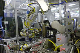 Epson新一代的列印噴頭生產線中，採用Epson六軸機械手臂