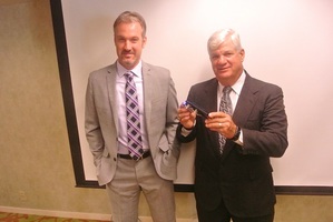 左為QuickLogic全球銷售暨市場副總裁Brian C. Faith；右為QuickLogic總裁暨CEO Andrew J. Pease（攝影：姚嘉洋）