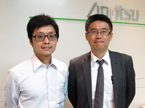 安立知專案副理江政頡(右)認為，模組化儀器已經是市場的潮流。