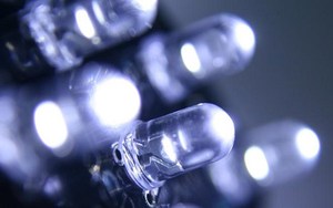 科锐的TrueWhite LED在小型发光面积上结合高流明输出、高光效和高显色指数