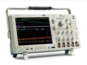 全新系列在一部裝置中結合多達6種儀器；提供類比和數位波形的同步檢視與頻譜追蹤功能。