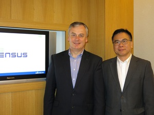 左为Sensus欧洲、中东、非洲暨亚太区策略客户群执行副总裁Garry Cox，右为Sensus亚太区策略客户总监朱殿国