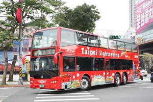 台北市邁向智慧城市！結合英特爾、凌華科技與三晉整合營銷三方合作，全台第一輛智慧雙層觀光巴士將於今年一月於台北市正式上路。