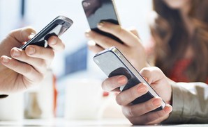 AMOLED手機的長期滲透率可望逐年攀升，預計2020年滲透率將接近50%，AMOLED更有望成為智慧型手機的主流技術。