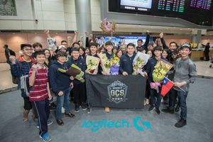 拿下世界冠軍的台灣之光SMG於11月27日光榮返國，受到粉絲熱烈歡迎。