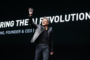 NVIDIA 执行长黄仁勋於 GTC 2017 发表主题演说。