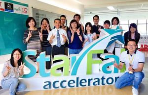 StarFab Accelerator是亞洲唯一主題式育成暨軟硬整合加速器，新創被企業與創投投資的比率高達 40%。