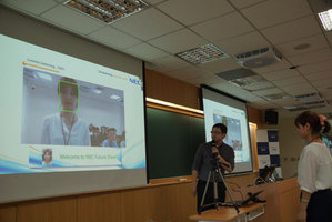 NEC人臉辨識技術搭載活體偵測，迅速辨識NEC台灣藍蔚迎副理身份。