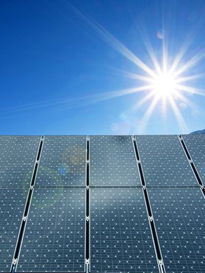 UL 推出小型太陽能電廠檢驗認證服務。
