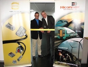 Hiconnex Industrial总经理Chris Brand（左）和浩亭技术集团企业区域管理总经理Bernd Fischer对这一合作关系感到非常愉快。